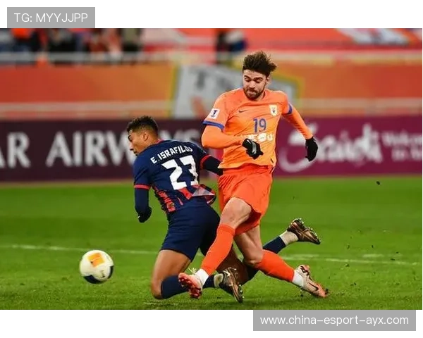 足球亚冠门前混战补射成功锁定胜局——激情现场背后的训练哲学